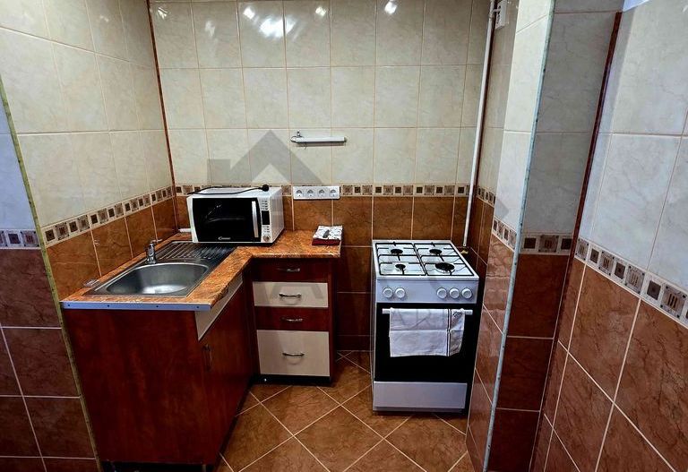 Vând apartament 3 camere - Poză 9