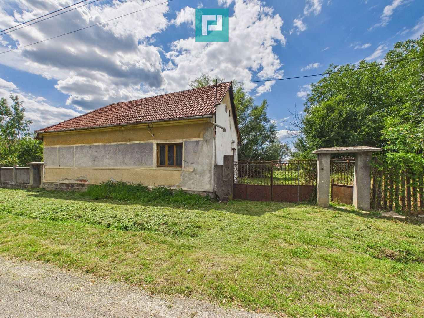 Casă cu teren de 2341 mp, în Bonțești, Arad - Poză 2