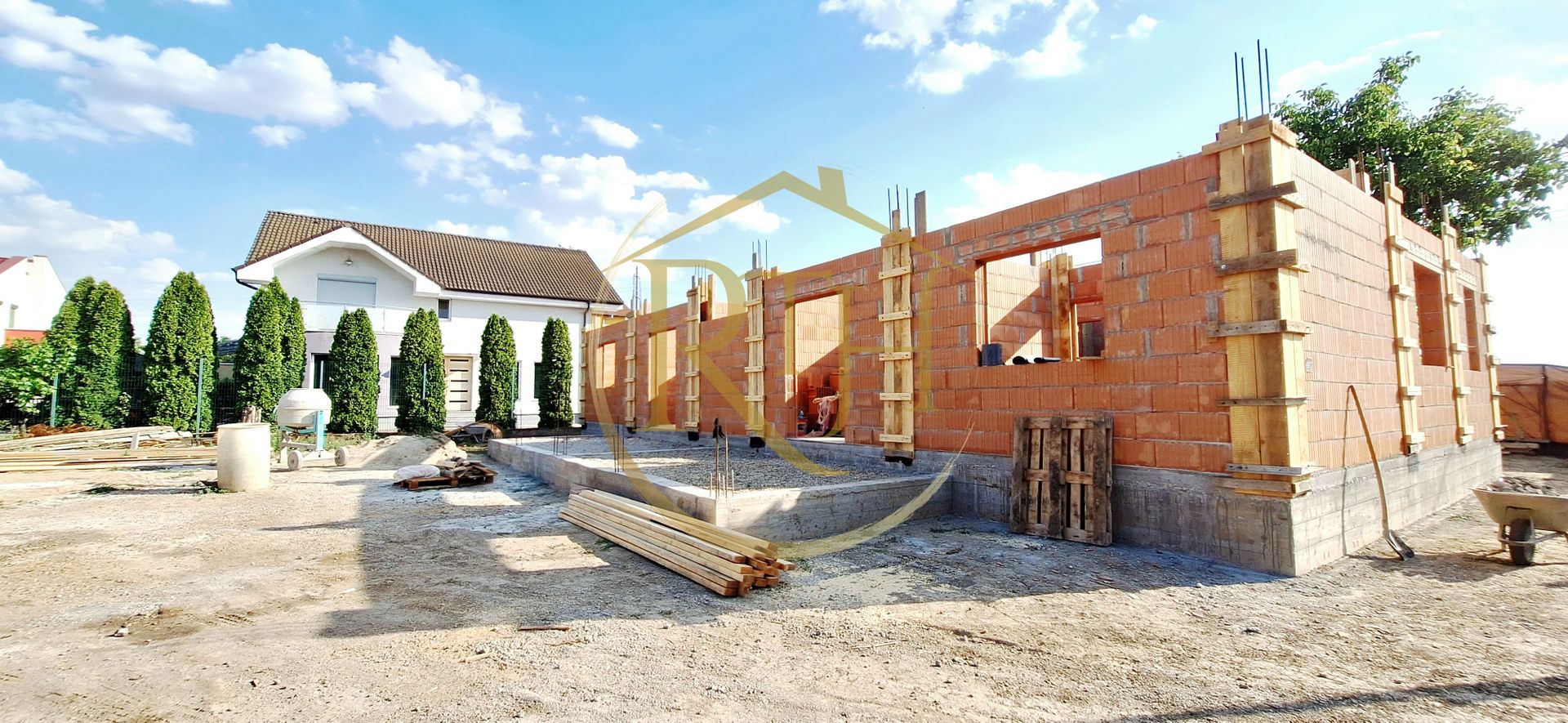 Oferim spre vanzare, Case tip duplex despartite prin spatiu verde, Giroc - Poză 3