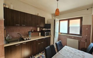 Apartament 2 camere centrala gaz zona Traian liceul Lahovari - Poză 1