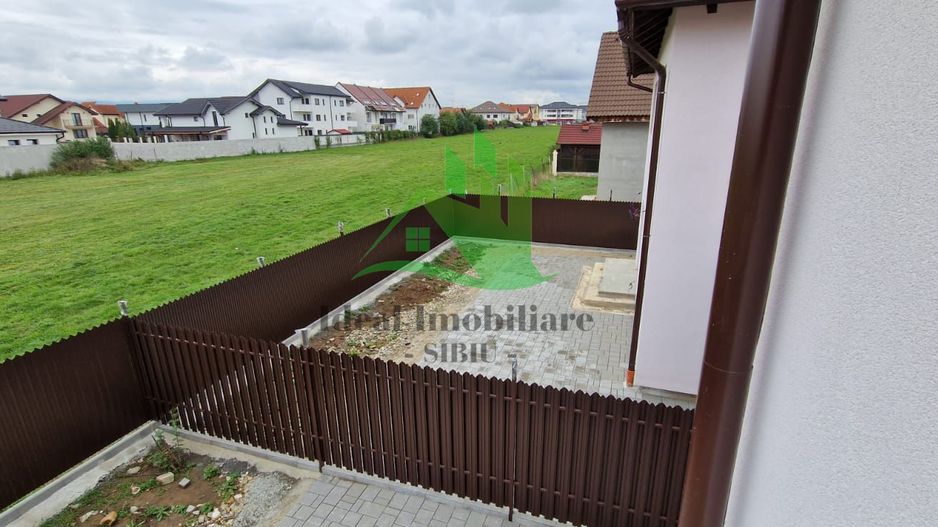 Casa Single cu 4 camere si carport, Zona Brana Selimbar - Poză 7