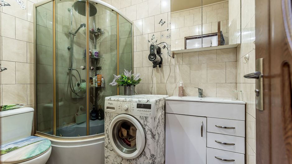 Apartament în centru cu acces auto și garaj propriu - Poză 6