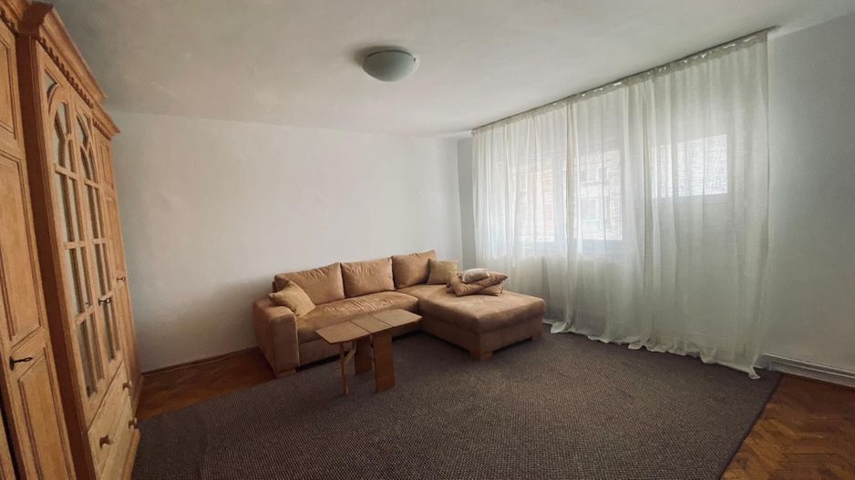 Apartament o cameră la 5 minute de Cetății - Poză 1