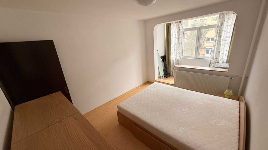 De vanzare Apartament 3 camere Drumul Taberei - Poză 3