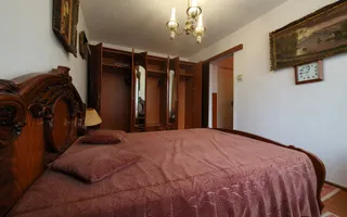 Apartament luminos cu vedere spre biserică, într-un cartier verde și liniștit. - Poză 21