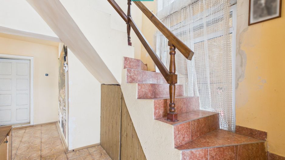 Casă cu etaj Căpâlnaş - Poză 7