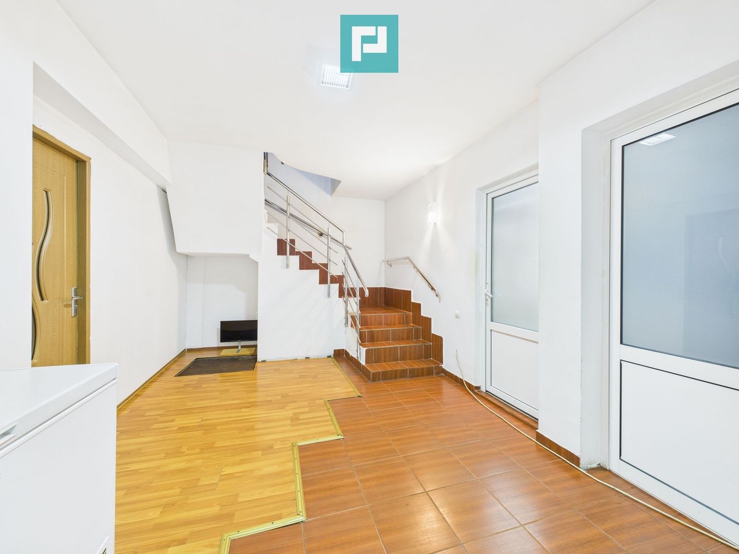 Proprietate cu potențial excepțional de investiție - Poză 3