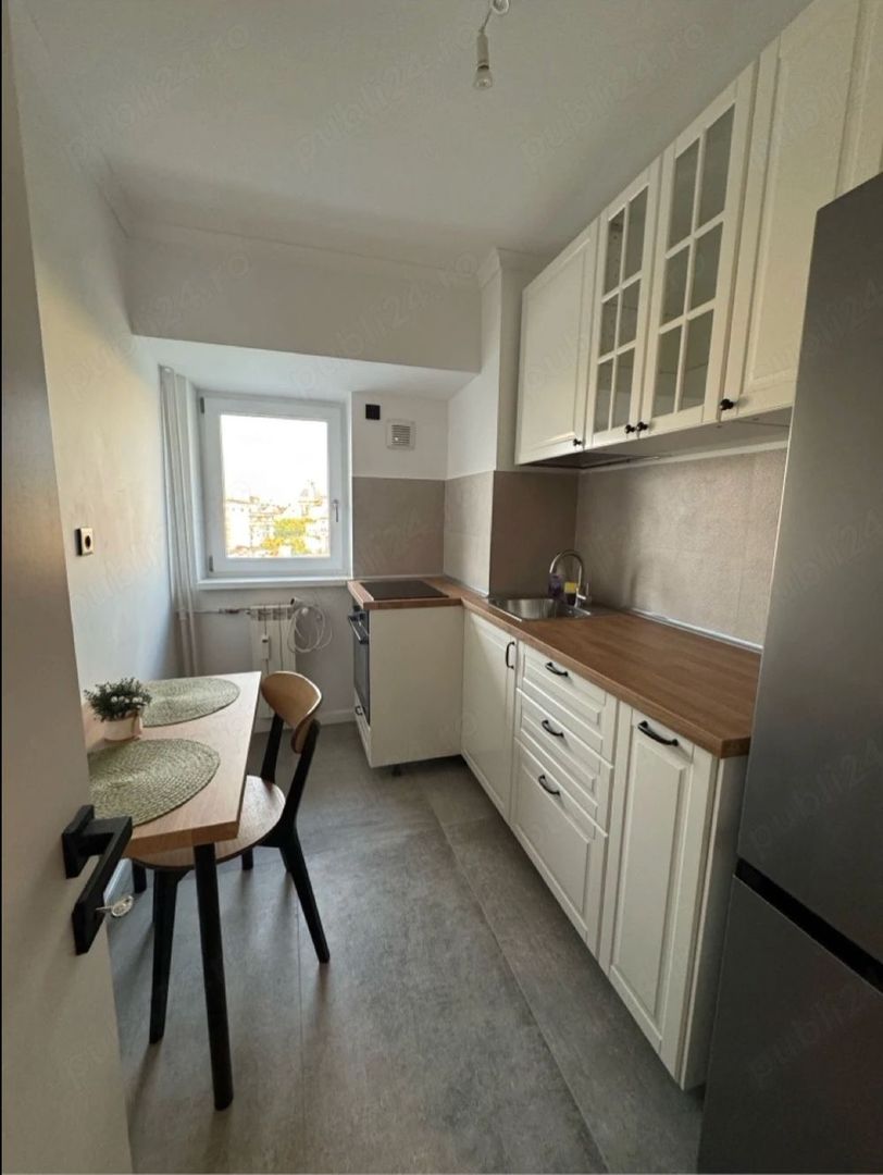 GARSONIERA - NATIUNILE UNITE, BUCATARIE INCHISA, MOBLATA MODERN - Poză 2