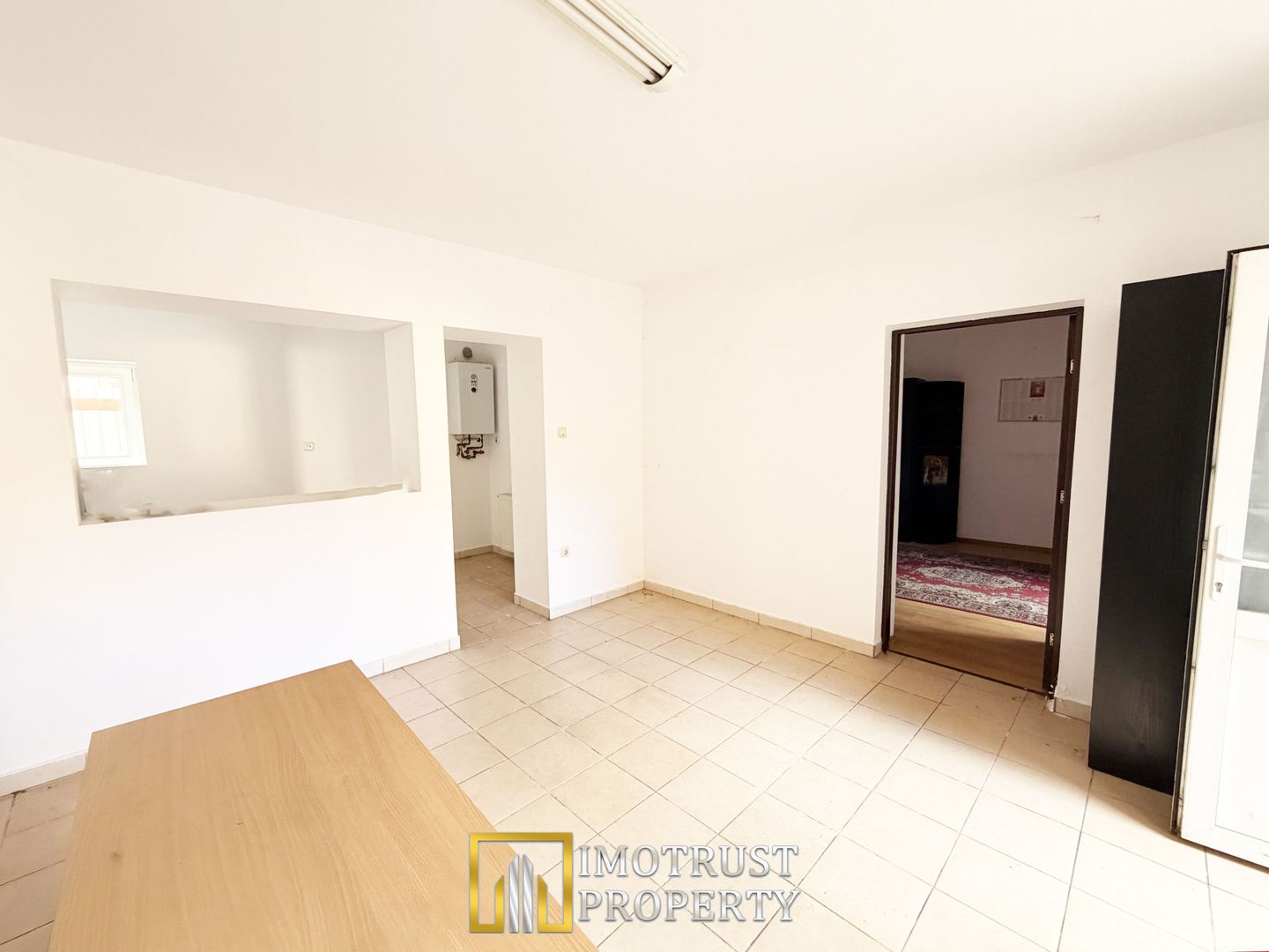 Apartament spațios la parter |ideal pentru locuire, birou, investiție - Poză 4