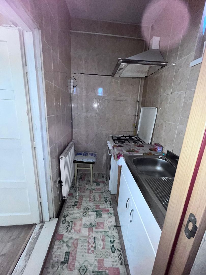 Casa de vanzare cu 3 camere, zona Schit - Poză 5