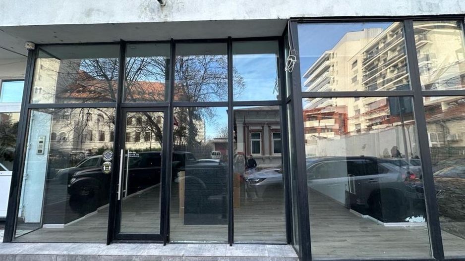 Spatiu Comercial / Nicolae Titulescu / Bulevardul Banu Manta / Victoriei Nou - Poză 2