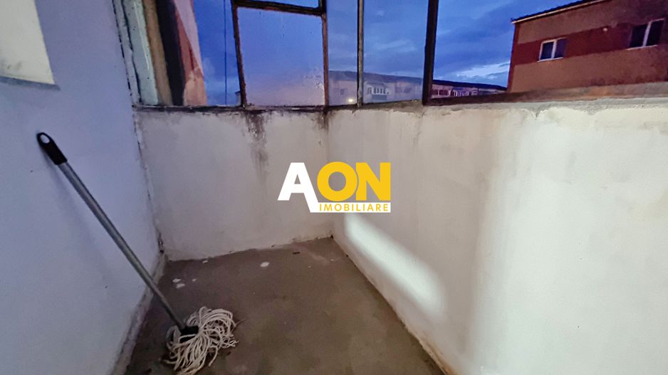 Apartament 3 camere, 2 bai, decomandat, etaj 3,  Cetate, zona Mercur - Poză 8