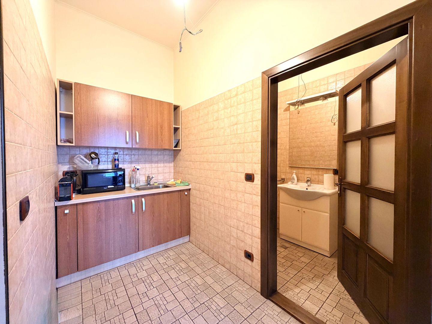 4 camere Ultracentral  - Piața Unirii, ideal birouri, parcare in curte - Poză 18