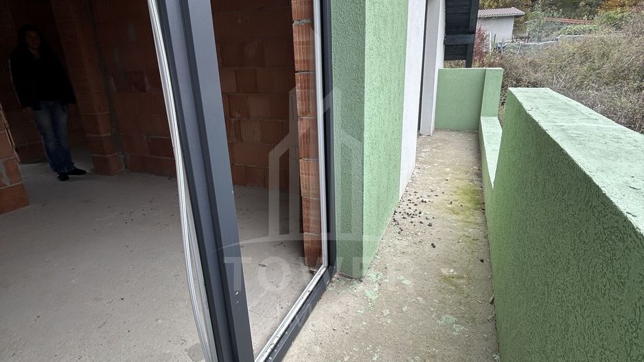 Casă Parter+Etaj– la roșu în interior, la cheie în exterior – Selimbar - Poză 12