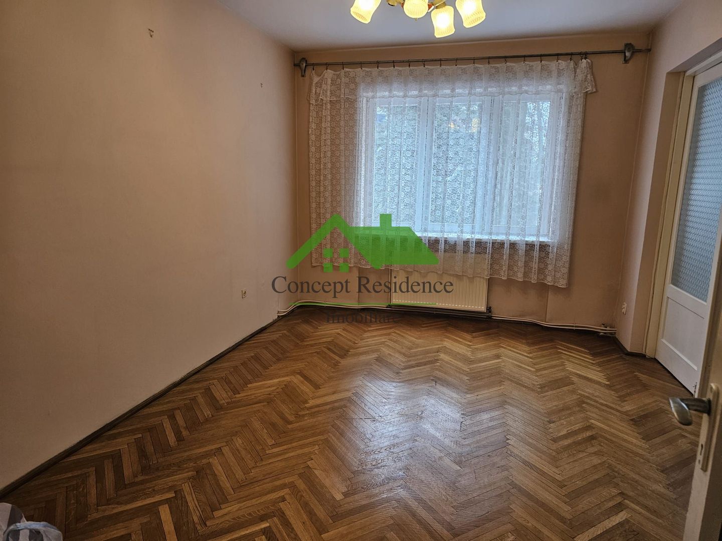 Apartament 4 camere +garaj– decomandat – str. Ioan Slavici, et.1 - Poză 4