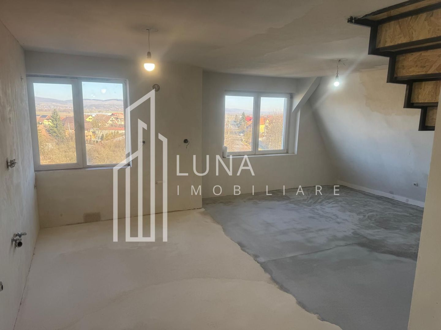 Apartament 3 camere, 65 mp, etaj 4+mansardă, Sângeorgiu de Mureș - Poză 1