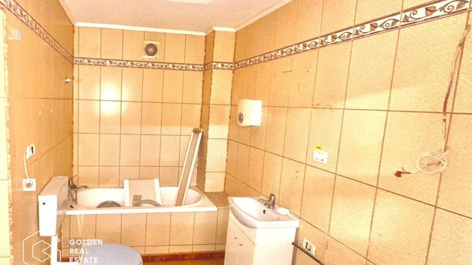 Spatiu comercial ultracentral, 3 camere, pretabil cabinet, salon infrumusetare - Poză 7