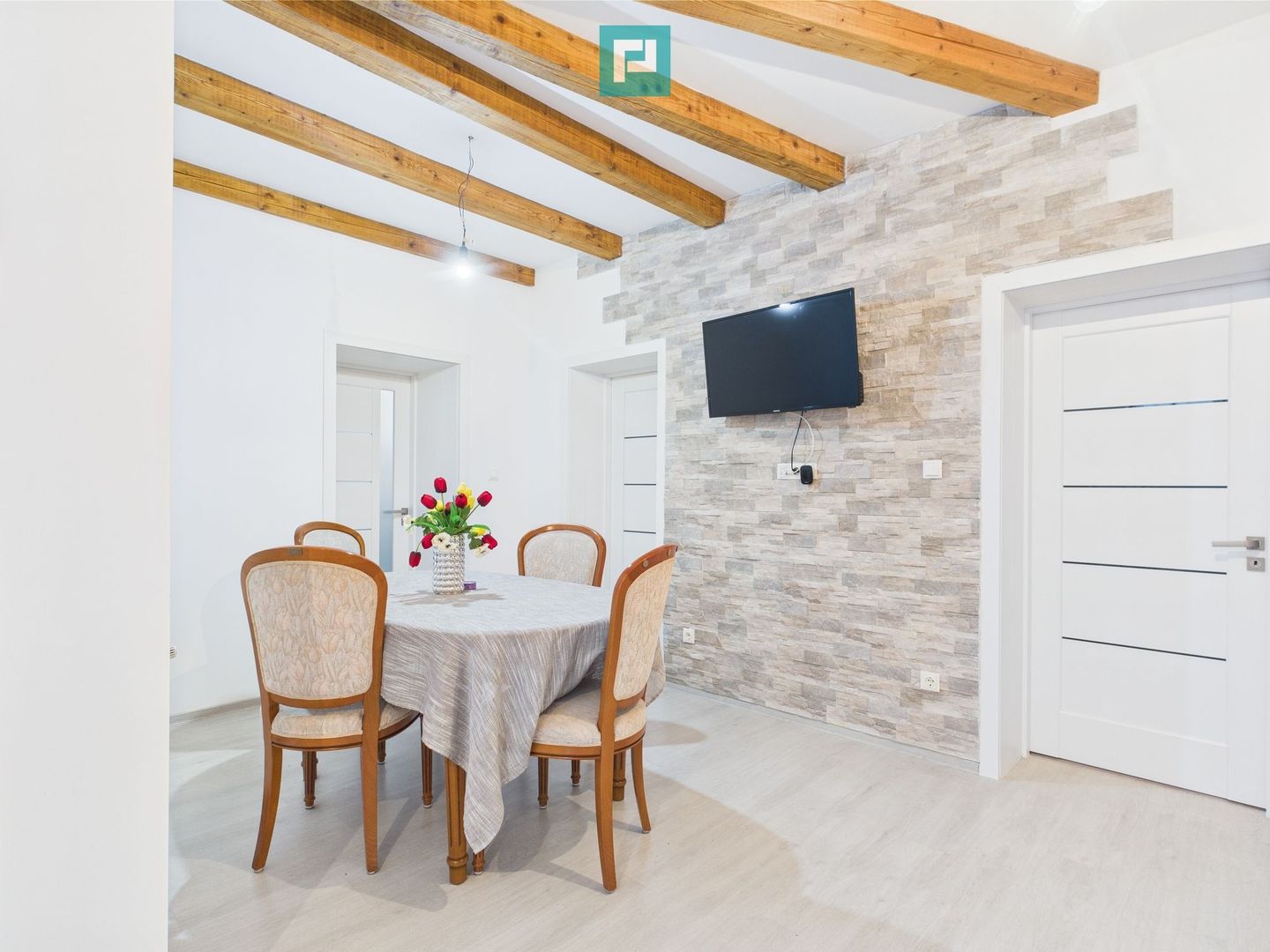 Casă Individuală cu spațiu comercial - Variaș - Poză 19