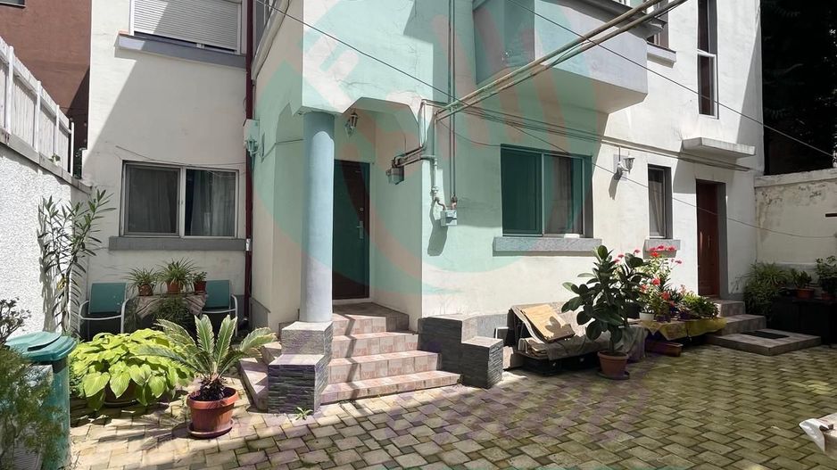 Apartament 3 Camere în Vilă, Zona Centrală - Poză 1