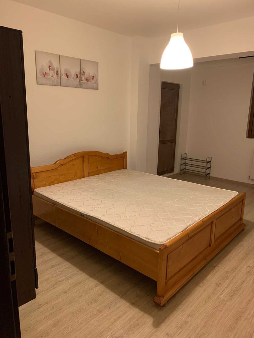 De vanzare apartament 3 camere 95 mp, Cartierul Latin - Poză 2