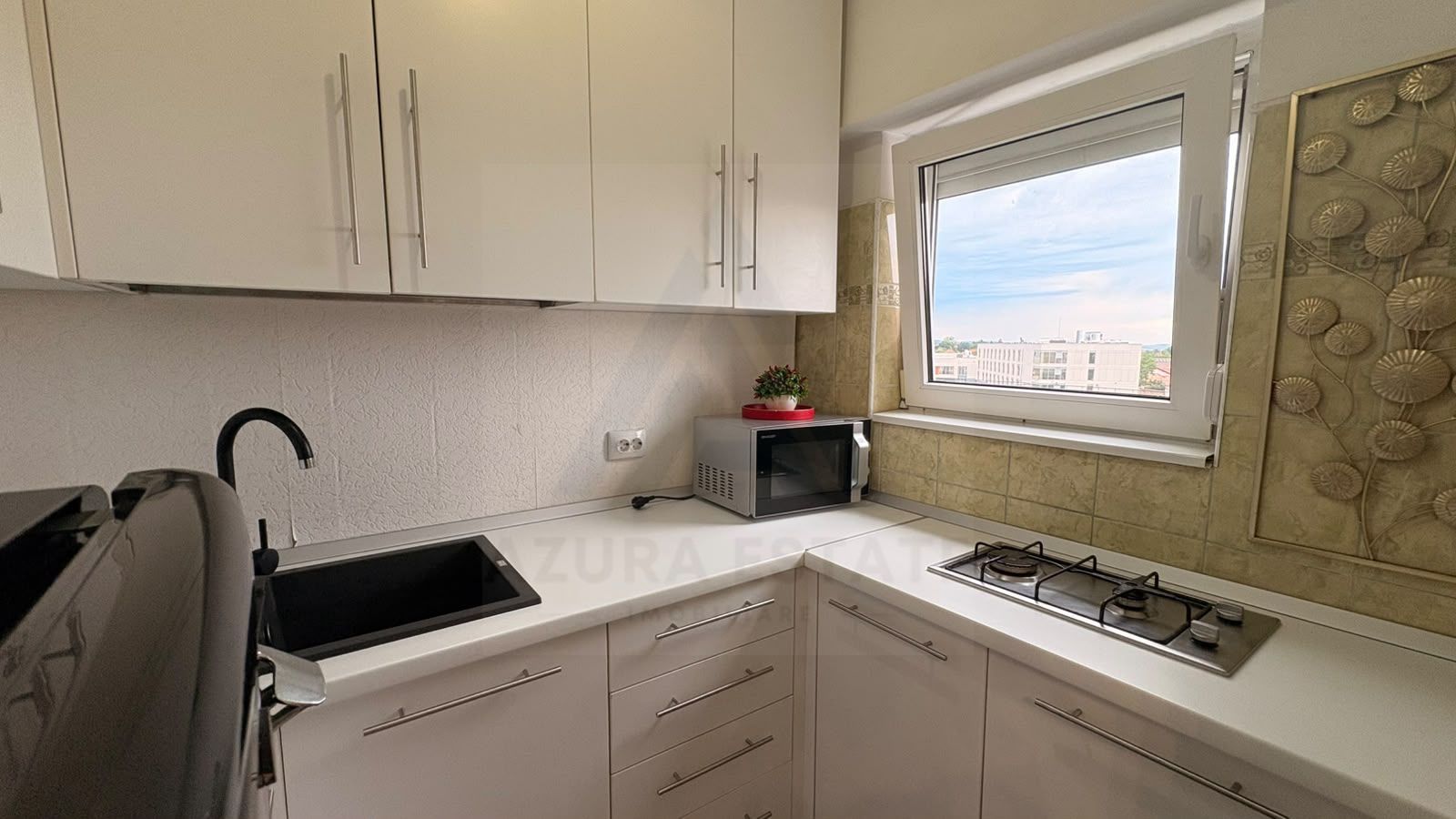 Studio renovat cu balcon inchis si bucatarie separata pe Siretului - Poză 6