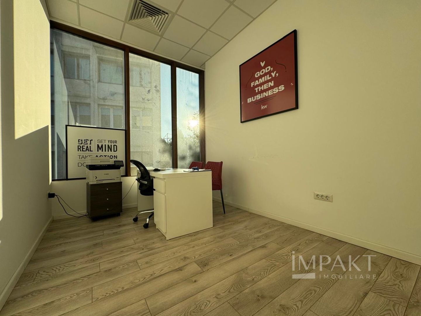 Spațiu comercial modern, zona-centrala complet amenajat pentru birouri - Poză 5