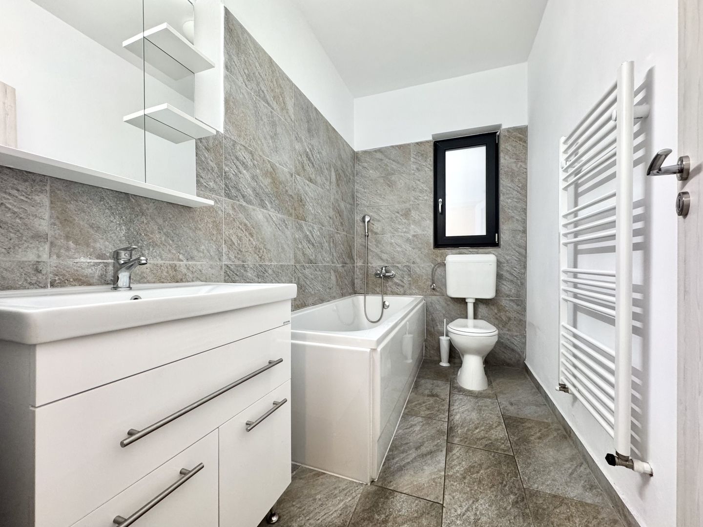 Confort și liniște: 3 camere cu curte – Lipovei - Poză 30