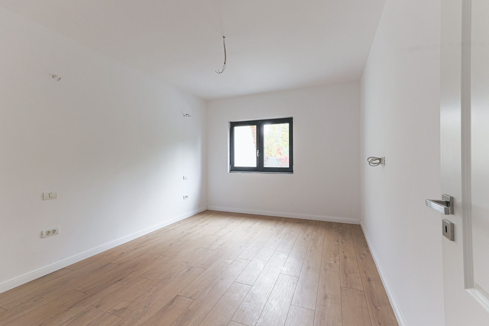 VÂNDUT! Apartament nou, ultracentral, cu loc de parcare privat - Poză 5