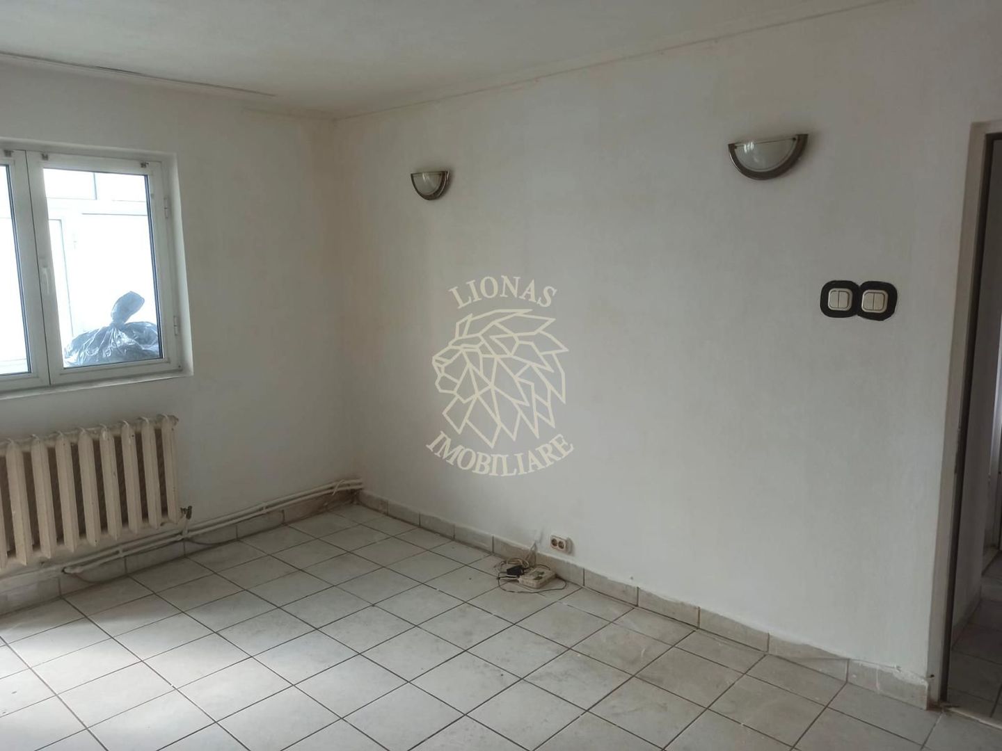 Spatiu comercial 4 camere 70 mp-salon, cabinet, magazin-Independentei - Poză 2