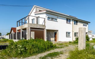 Casă cu 4 camere în cartier Europa, Vladimirescu. - Poză 1