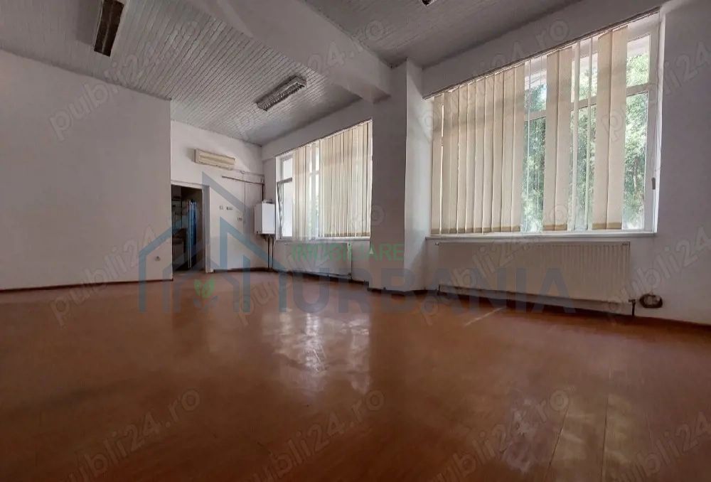 Spațiu comercial central de vânzare sau închiriere în Pașcani - Poză 1