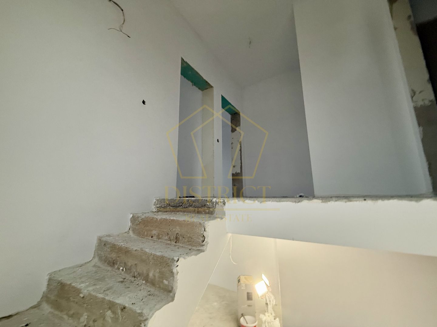 Duplex cu perete dublu cu toate utilitatile | Sanandrei - Poză 10