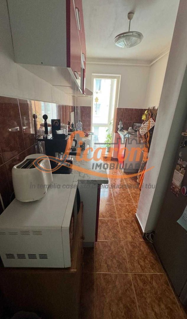 Apartament 3 camere decomandat Calea Bucuresti etaj 1/4 - Poză 1