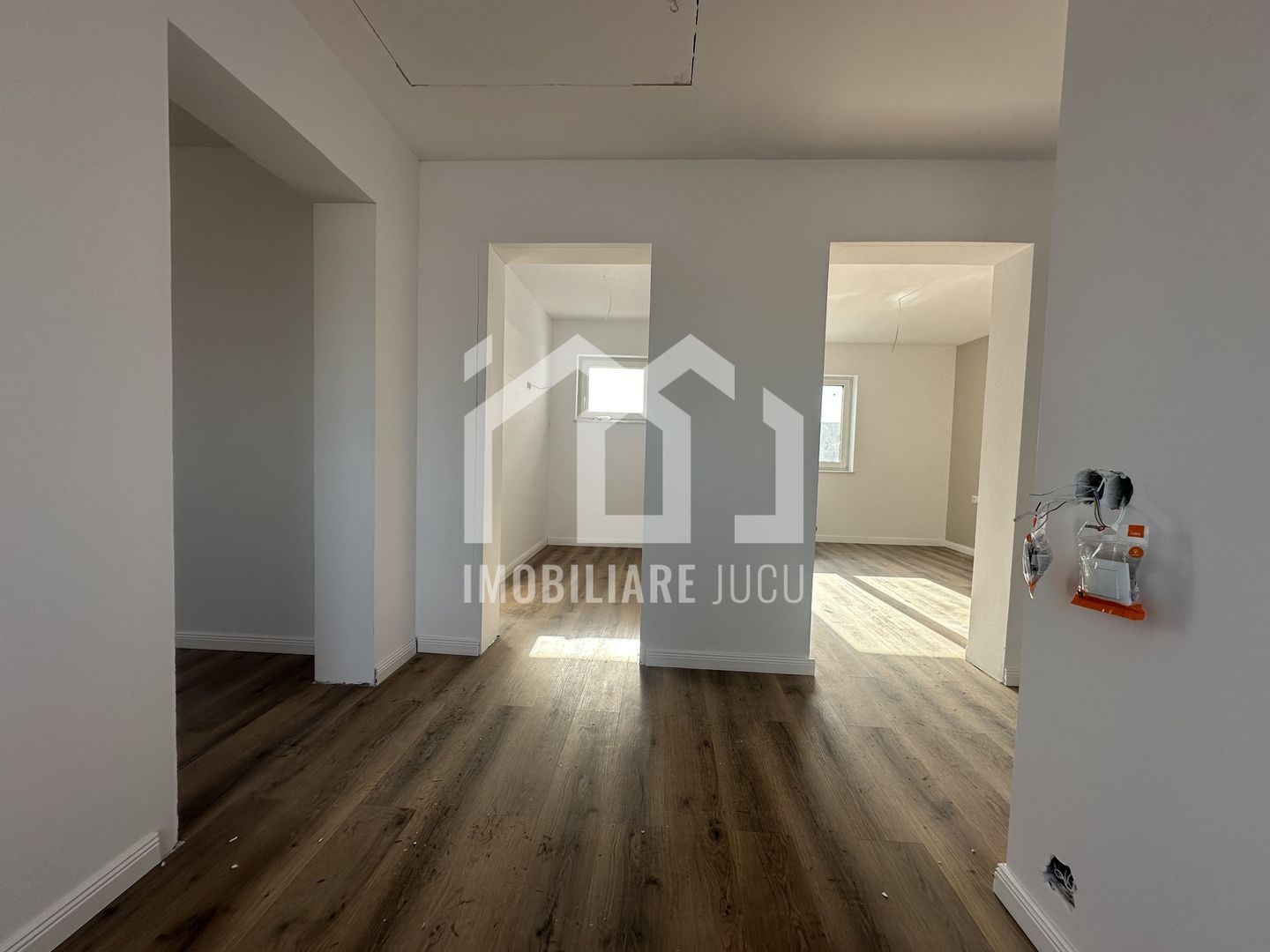 Casă individuală finisată, curte 780 mp – Jucu de Mijloc - Poză 11