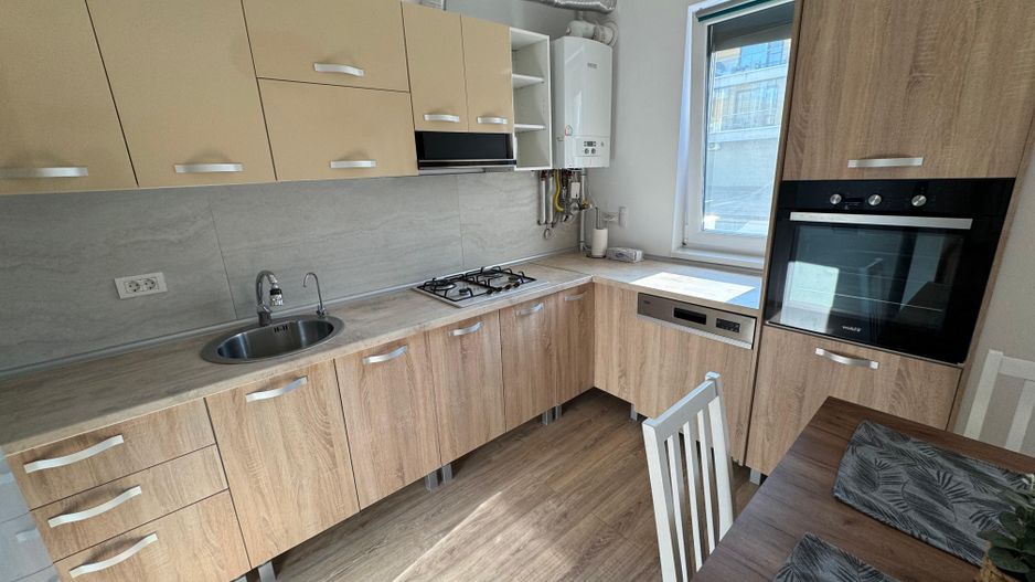 Apartament cu 3 camere, curte proprie si loc de parcare - Poză 9