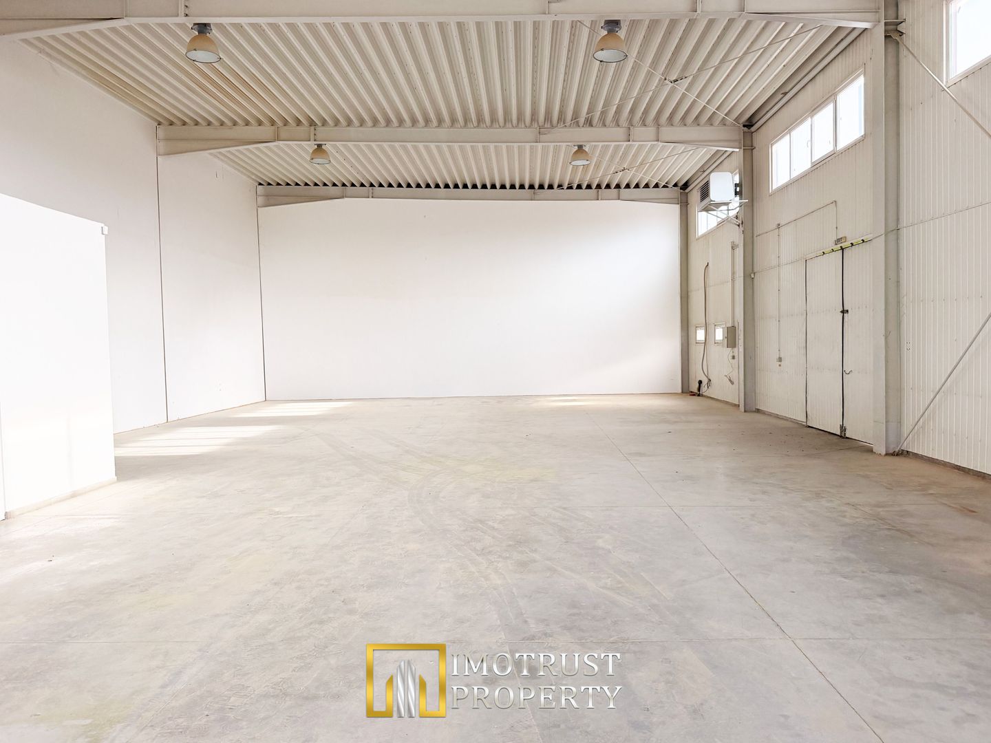 Hală industrială de închiriat Arad – 322 mp, acces direct DN7 - Poză 2
