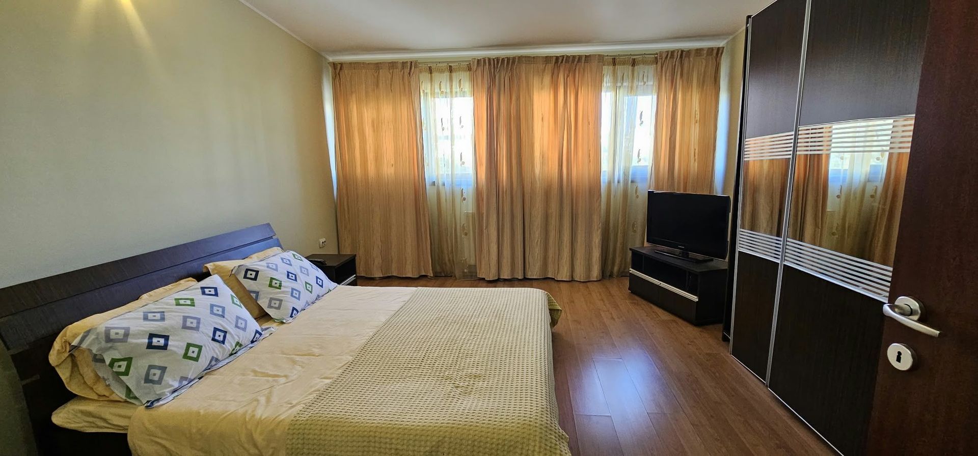 Spațiu - apartament 5 camere de închiriat – 160 mp - Micro 20 – zona BKO - Poză 1