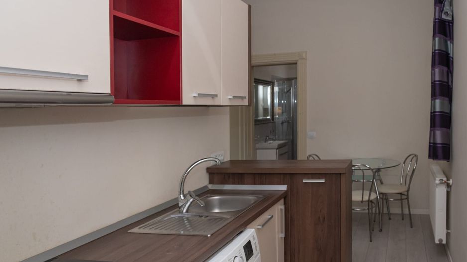De Inchiriat | 2 Camere | Piata Victoriei - Centrala Proprie | Etaj 3 - Poză 4
