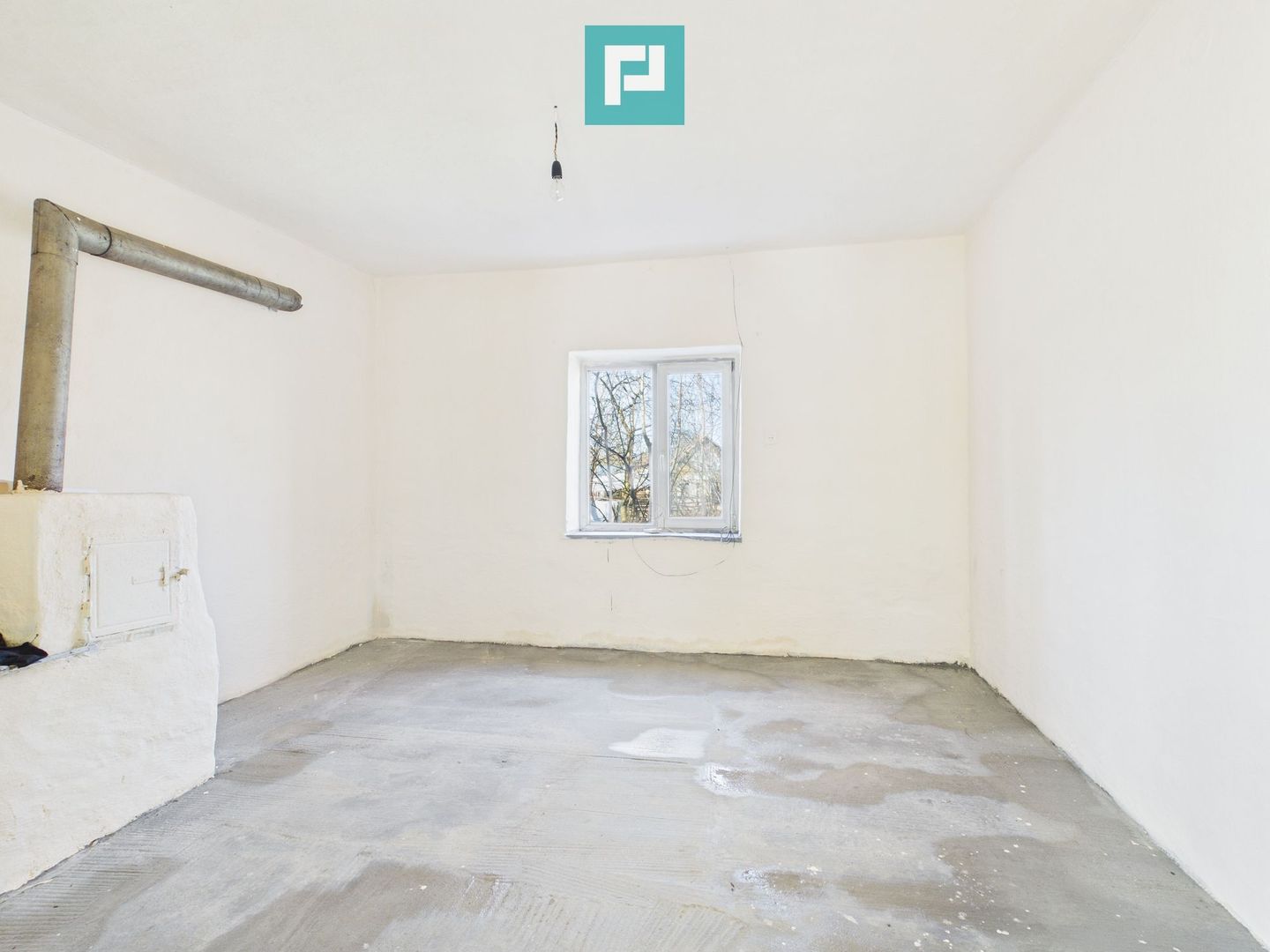 Casă cu teren generos de 6.000 m² - Poză 3