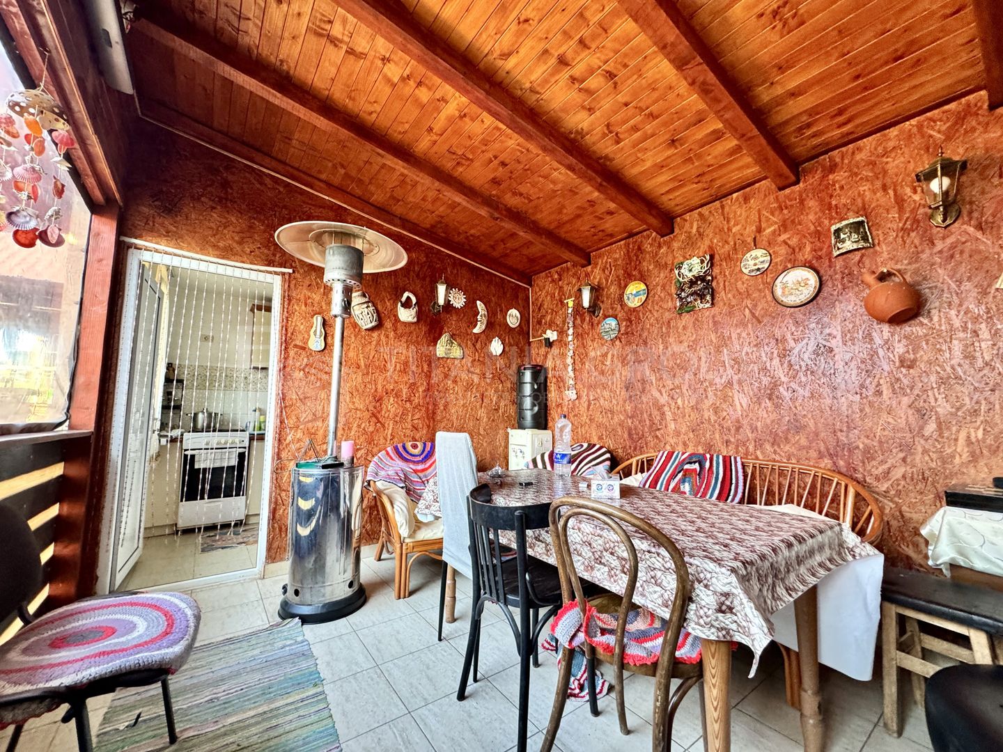 Se vinde “acasa”, 4 camere decomandate, panouri+baterii, teren 397mp,m - Poză 15