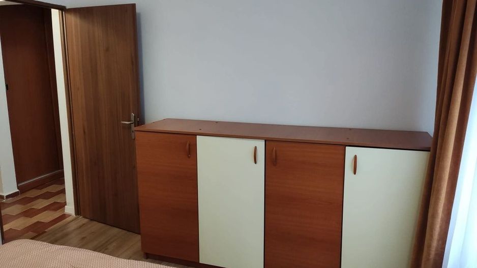 Închiriez apartament  3 camere  cu centrala proprie - Poză 6