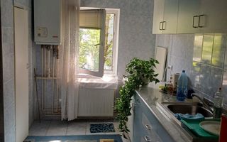 Apartament cu 3 camere, 2 băi, balcon și centrală proprie, zona Clăbuc - Poză 1