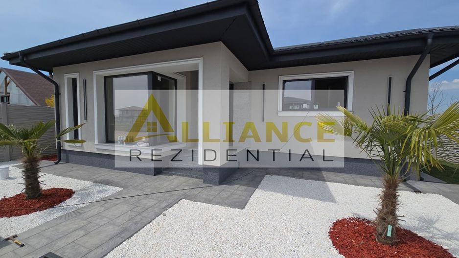Casa 4 Camere | 200 M de Blv. | Curte amenajata - Poză 1