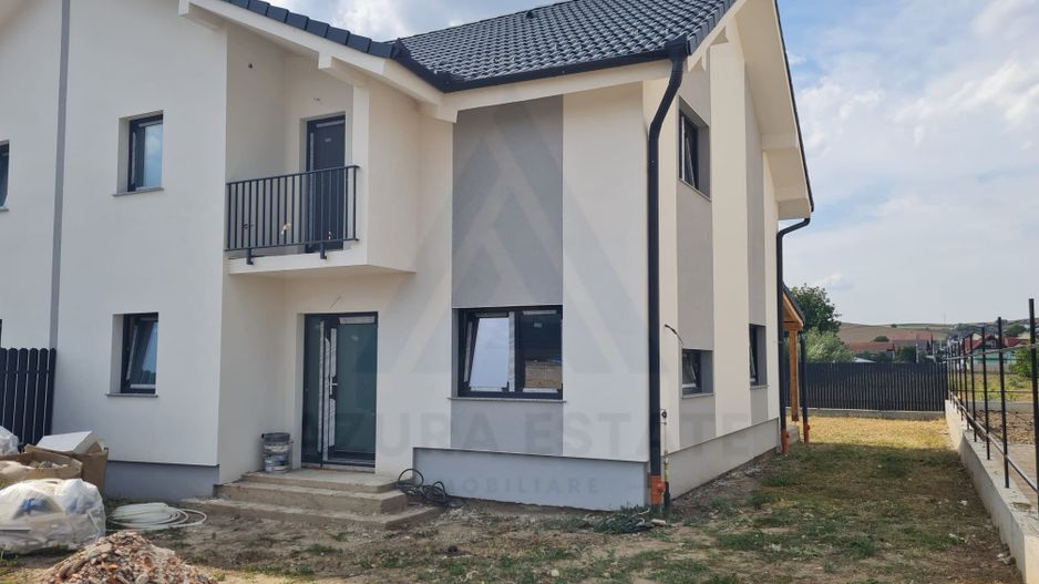 Casa 4 camere 2 bai terasa acoperita si teren 334 mp in Sura Mare - Poză 1