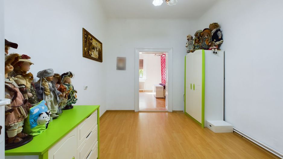 Casă individuală cu 4 camere, zonă centrală - Poză 6