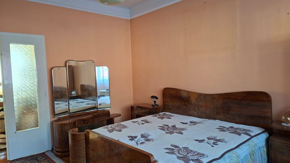 Apartament cu 3 camere si garaj in zona centrală - Poză 9