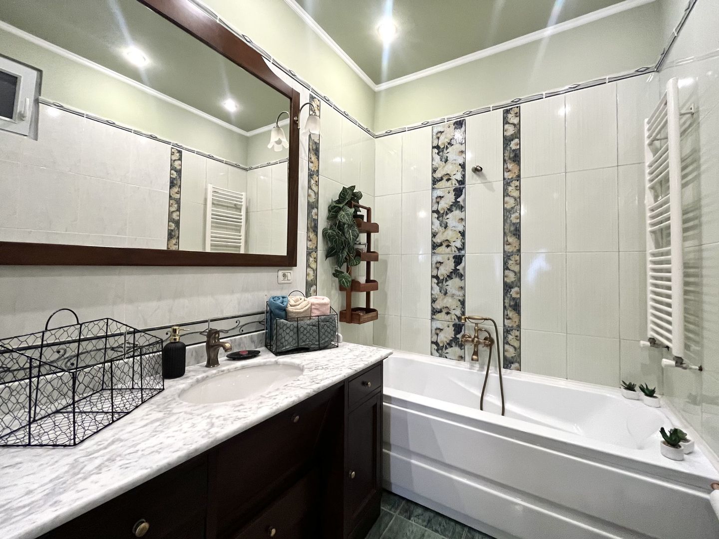 Apartament grandios cu vedere spectaculoasă spre Piața Libertății - Poză 27