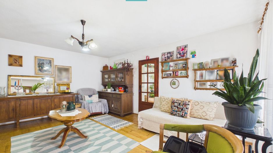 Casă cu 6 camere pe teren de 2029 mp – Miniş - Poză 5