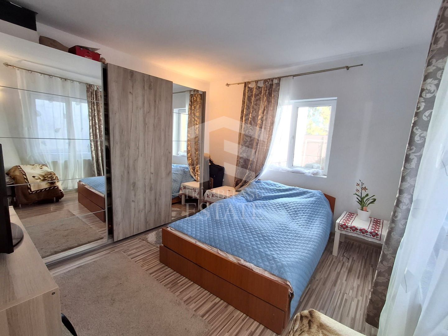 Casa de vanzare 3 camere Zona  Timpuri Noi - Poză 5