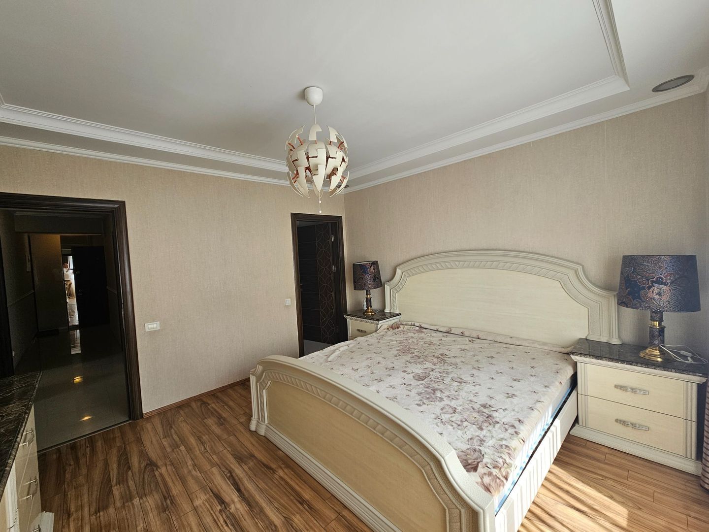 3 camere Inacu Nicoale Baneasa Piscina - Poză 4